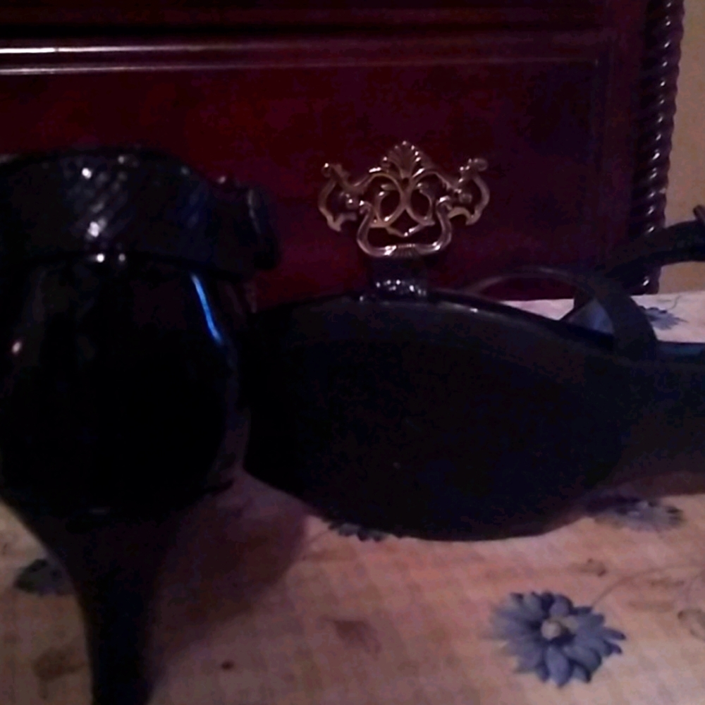 Ladies pumps